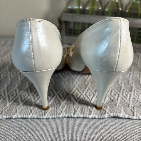 Stuart Weitzman Pearly white and pastel leather on lace. Size 8.5 AA - Picture 6 of 14